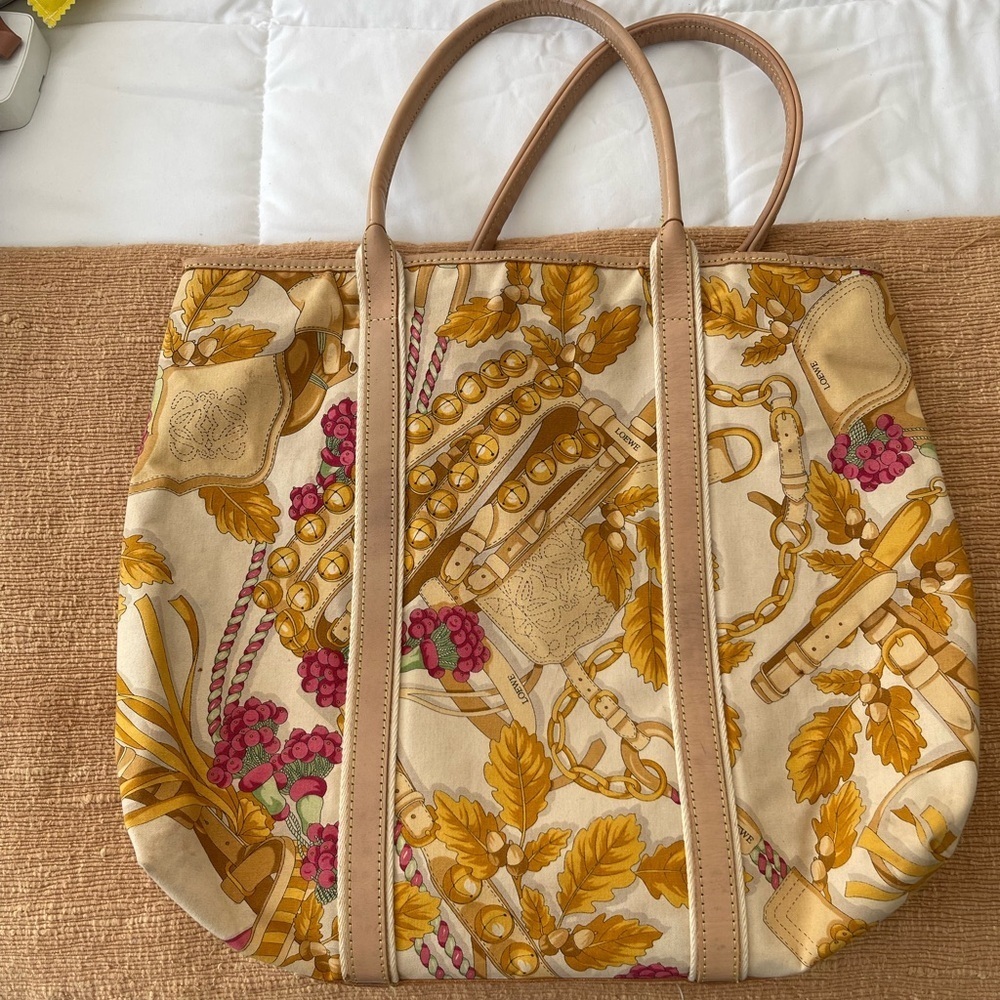 Loewe Authentic Beautiful Large Multicolored Scarf Print Canvas Tote/Bag. MA100